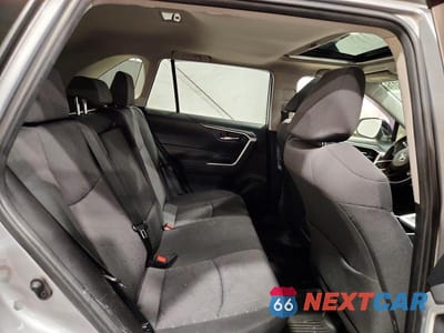 Zdjęcie 11 z 13 samochodu: 2021 TOYOTA RAV4 HYBRID XLE VIN:JTMRWRFV0MD128427 - miniatura