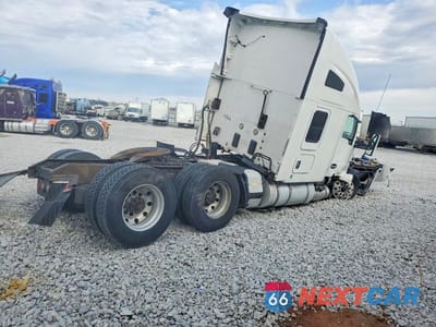 Czwarte zdjęcie samochodu z boku: 2015 KENWORTH CONSTRUCTION T680 VIN:1XKYD49X4FJ444956 - miniatura