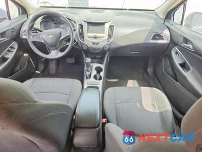 Zdjęcie 8 z 12 samochodu: 2018 CHEVROLET CRUZE LS VIN:1G1BC5SM3J7216293 - miniatura
