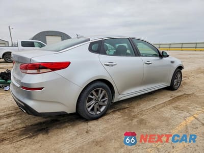 Trzecie zdjęcie samochodu z tyłu: 2020 KIA OPTIMA LX VIN:5XXGT4L33LG402116 - miniatura