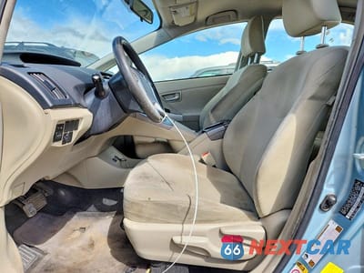 Zdjęcie 7 z 12 samochodu: 2014 TOYOTA PRIUS TWO VIN:JTDKN3DU8E1767492 - miniatura