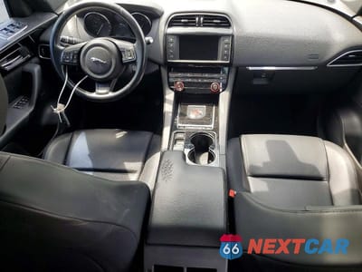 Zdjęcie 8 z 13 samochodu: 2017 JAGUAR F-PACE PREMIUM VIN:SADCJ2BN9HA091018 - miniatura
