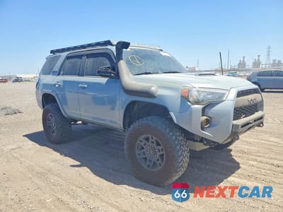 Czwarte zdjęcie samochodu z boku: 2017 TOYOTA 4RUNNER TRD PRO VIN:JTEBU5JR3H5411796 - miniatura