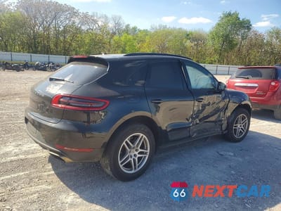 Trzecie zdjęcie samochodu z tyłu: 2018 PORSCHE MACAN VIN:WP1AA2A57JLB21338 - miniatura