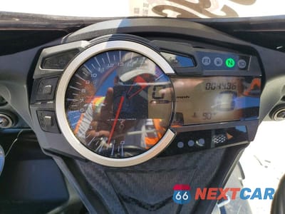 Zdjęcie 7 z 9 samochodu: 2025 SUZUKI GSX-R600 VIN:JS1GN7FA2S7100338 - miniatura
