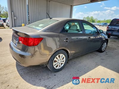 Trzecie zdjęcie samochodu z tyłu: 2012 KIA FORTE EX VIN:KNAFU4A24C5548948 - miniatura