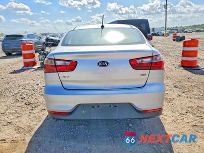 Zdjęcie 6 z 11 samochodu: 2016 KIA RIO LX VIN:KNADM4A36G6640322 - miniatura
