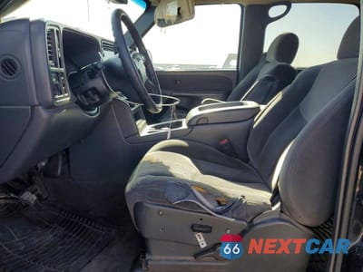 Zdjęcie 7 z 12 samochodu: 2003 GMC SIERRA C1500 HEAVY DUTY VIN:1GTGC13U23F226326 - miniatura