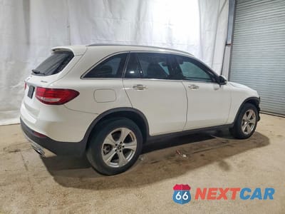 Trzecie zdjęcie samochodu z tyłu: 2018 MERCEDES-BENZ GLC 300 4MATIC VIN:WDC0G4KB6JV105996 - miniatura