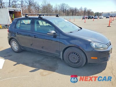 Czwarte zdjęcie samochodu z boku: 2014 VOLKSWAGEN GOLF VIN:WVWDB7AJ7EW004935 - miniatura