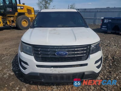 Piąte zdjęcie samochodu w środku: 2018 FORD EXPLORER POLICE INTERCEPTOR VIN:1FM5K8AR8JGC75003 - miniatura