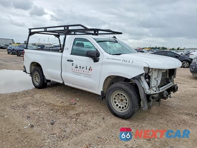 Czwarte zdjęcie samochodu z boku: 2021 CHEVROLET SILVERADO C1500 VIN:3GCNWAEH7MG243377 - miniatura