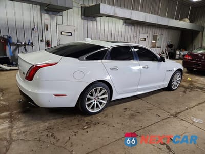 Trzecie zdjęcie samochodu z tyłu: 2017 JAGUAR XJ VIN:SAJWJ1CD6H8W03934 - miniatura
