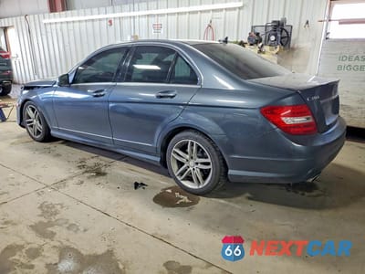 Drugie zdjęcie samochodu z przodu: 2013 MERCEDES-BENZ C 300 4MATIC VIN:WDDGF8AB7DA812977 - miniatura