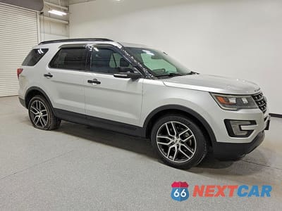 Czwarte zdjęcie samochodu z boku: 2017 FORD EXPLORER SPORT VIN:1FM5K8GT8HGC21584 - miniatura