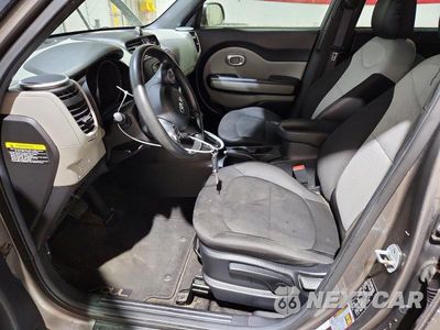 Zdjęcie 7 z 13 samochodu: 2016 KIA SOUL BASE VIN:KNDJN2A28G7367716 - miniatura