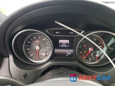Zdjęcie 9 z 12 samochodu: 2020 MERCEDES-BENZ GLA 250 4MATIC VIN:W1NTG4GB0LU029477 - miniatura