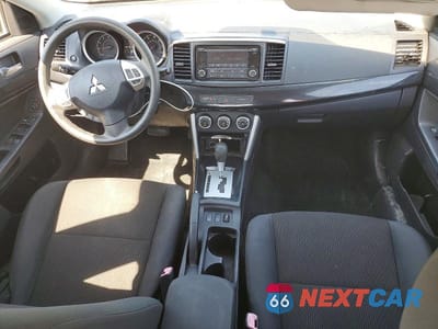 Zdjęcie 8 z 11 samochodu: 2016 MITSUBISHI LANCER ES VIN:JA32V2FWXGU010716 - miniatura