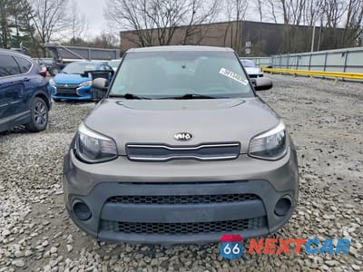 Piąte zdjęcie samochodu w środku: 2017 KIA SOUL BASE VIN:KNDJN2A27H7481756 - miniatura
