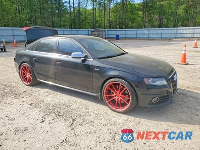 Czwarte zdjęcie samochodu z boku: 2011 AUDI S4 PREMIUM VIN:WAUHGCFLXBA123932 - miniatura