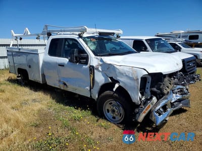 Czwarte zdjęcie samochodu z boku: 2024 FORD F350 SUPER DUTY UTILITY / SERVICE TRUCK VIN:1FD8X3FN8REE87916 - miniatura