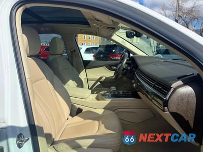 Piąte zdjęcie samochodu w środku: 2019 AUDI Q7 PRESTIGE VIN:WA1VAAF77KD012049 - miniatura