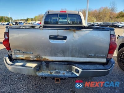 Zdjęcie 6 z 13 samochodu: 2006 TOYOTA TACOMA ACCESS CAB VIN:5TEUU42N36Z314806 - miniatura