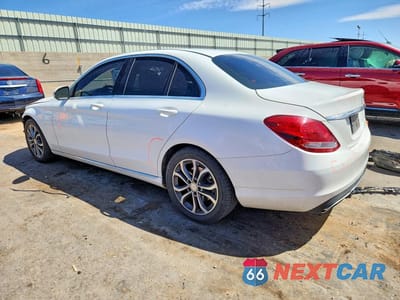Drugie zdjęcie samochodu z przodu: 2016 MERCEDES-BENZ C 300 VIN:55SWF4JB3GU154129 - miniatura