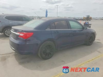 Trzecie zdjęcie samochodu z tyłu: 2013 CHRYSLER 200 LX VIN:1C3CCBAG7DN737527 - miniatura