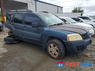 Czwarte zdjęcie samochodu z boku: 2005 MITSUBISHI ENDEAVOR LS VIN:4A4MN21S05E062788 - miniatura