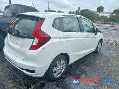 Czwarte zdjęcie samochodu z boku: 2019 HONDA FIT LX VIN:3HGGK5H48KM702520 - miniatura