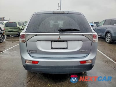 Zdjęcie 6 z 13 samochodu: 2014 MITSUBISHI OUTLANDER ES VIN:JA4AD2A37EZ001060 - miniatura