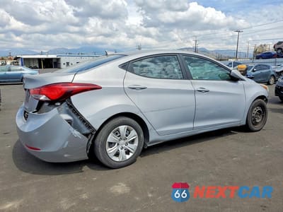 Trzecie zdjęcie samochodu z tyłu: 2016 HYUNDAI ELANTRA SE VIN:5NPDH4AE2GH688012 - miniatura