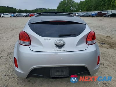 Zdjęcie 6 z 13 samochodu: 2016 HYUNDAI VELOSTER BASE VIN:KMHTC6AD9GU282582 - miniatura