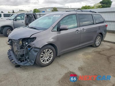 2015 TOYOTA SIENNA XLE PREMIUM 8-PASSENGER 5TDYK3DC0FS584022 - główne zdjęcie licytacji z USA - miniatura