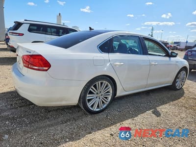Trzecie zdjęcie samochodu z tyłu: 2015 VOLKSWAGEN PASSAT SE VIN:1VWBS7A38FC096761 - miniatura