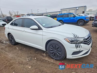 Czwarte zdjęcie samochodu z boku: 2019 VOLKSWAGEN JETTA VIN:3VWC57BU7KM064606 - miniatura