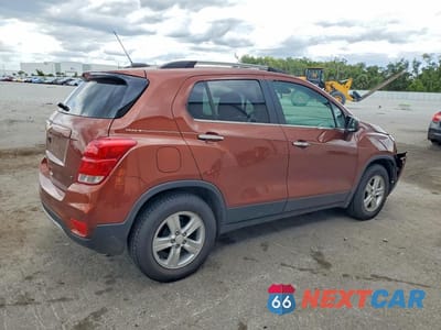 Trzecie zdjęcie samochodu z tyłu: 2019 CHEVROLET TRAX 1LT VIN:3GNCJLSB8KL245216 - miniatura