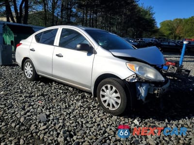 Czwarte zdjęcie samochodu z boku: 2014 NISSAN VERSA 1.6 S VIN:3N1CN7AP3EL811971 - miniatura
