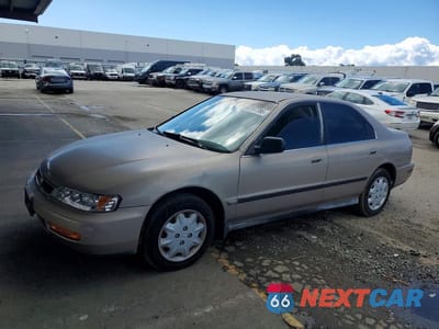1996 HONDA ACCORD LX 1HGCD5638TA273963 - główne zdjęcie licytacji z USA - miniatura