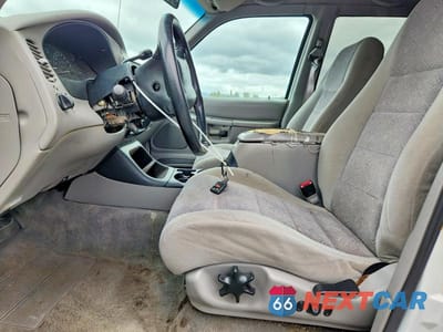 Zdjęcie 7 z 13 samochodu: 1999 FORD EXPLORER XLT VIN:1FMZU34X5XUA30534 - miniatura