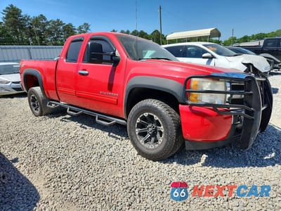 Czwarte zdjęcie samochodu z boku: 2010 CHEVROLET SILVERADO K1500 LT VIN:1GCSKSE3XAZ189299 - miniatura