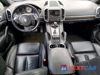 Zdjęcie 8 z 12 samochodu: 2011 PORSCHE CAYENNE S HYBRID VIN:WP1AE2A23BLA92657 - miniatura
