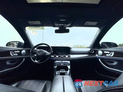 Zdjęcie 14 z 14 samochodu: 2017 MERCEDES-BENZ E 300 4MATIC VIN:WDDZF4KBXHA066742 - miniatura