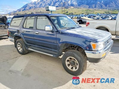 Czwarte zdjęcie samochodu z boku: 1995 TOYOTA 4RUNNER SR5 V6 VIN:JT3VN39W8S0192551 - miniatura