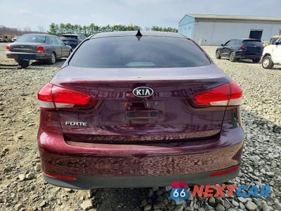 Zdjęcie 6 z 12 samochodu: 2017 KIA FORTE LX VIN:3KPFL4A76HE143316 - miniatura