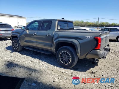 Drugie zdjęcie samochodu z przodu: 2025 TOYOTA TACOMA TRD SPORT VIN:3TMLB5JN0SM109296 - miniatura