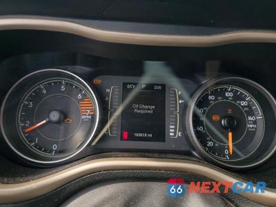 Zdjęcie 9 z 13 samochodu: 2016 JEEP CHEROKEE LATITUDE VIN:1C4PJMCB2GW142230 - miniatura