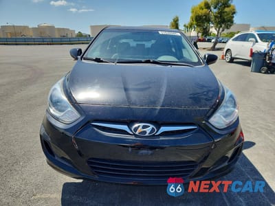 Piąte zdjęcie samochodu w środku: 2013 HYUNDAI ACCENT GS VIN:KMHCT5AE8DU068522 - miniatura