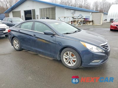 Czwarte zdjęcie samochodu z boku: 2013 HYUNDAI SONATA GLS VIN:5NPEB4AC8DH644788 - miniatura